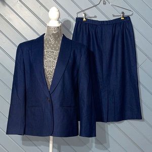 🥳 Vintage Pendleton blue 100% Virgin Wool suit jacket/skirt set